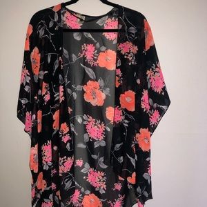 Floral short sleeve kimono